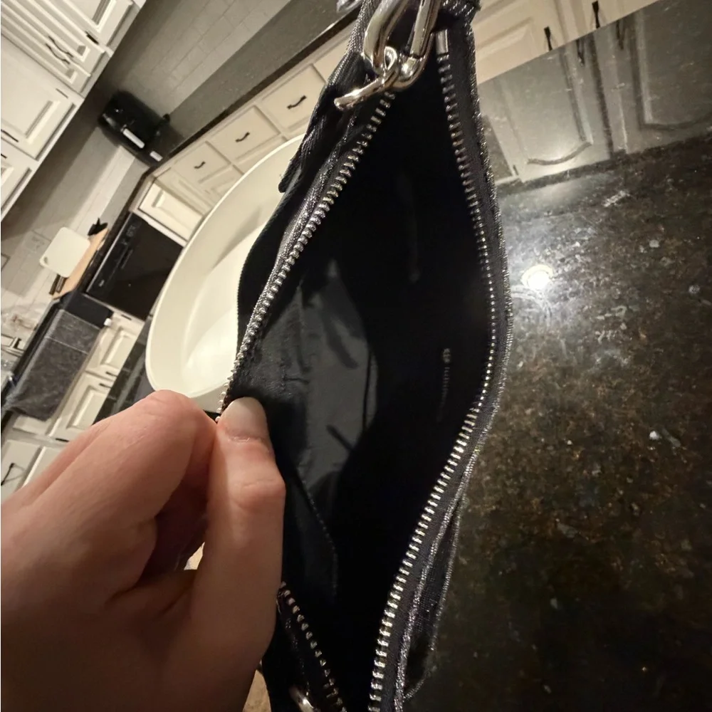 NWOT‼️ City Essentials Small Shoulder Bag 3L
Glitter - Picture 3 of 4